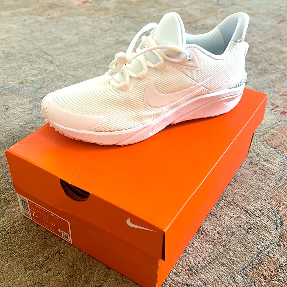 💫 Nike Star Runner /White on white / New with box